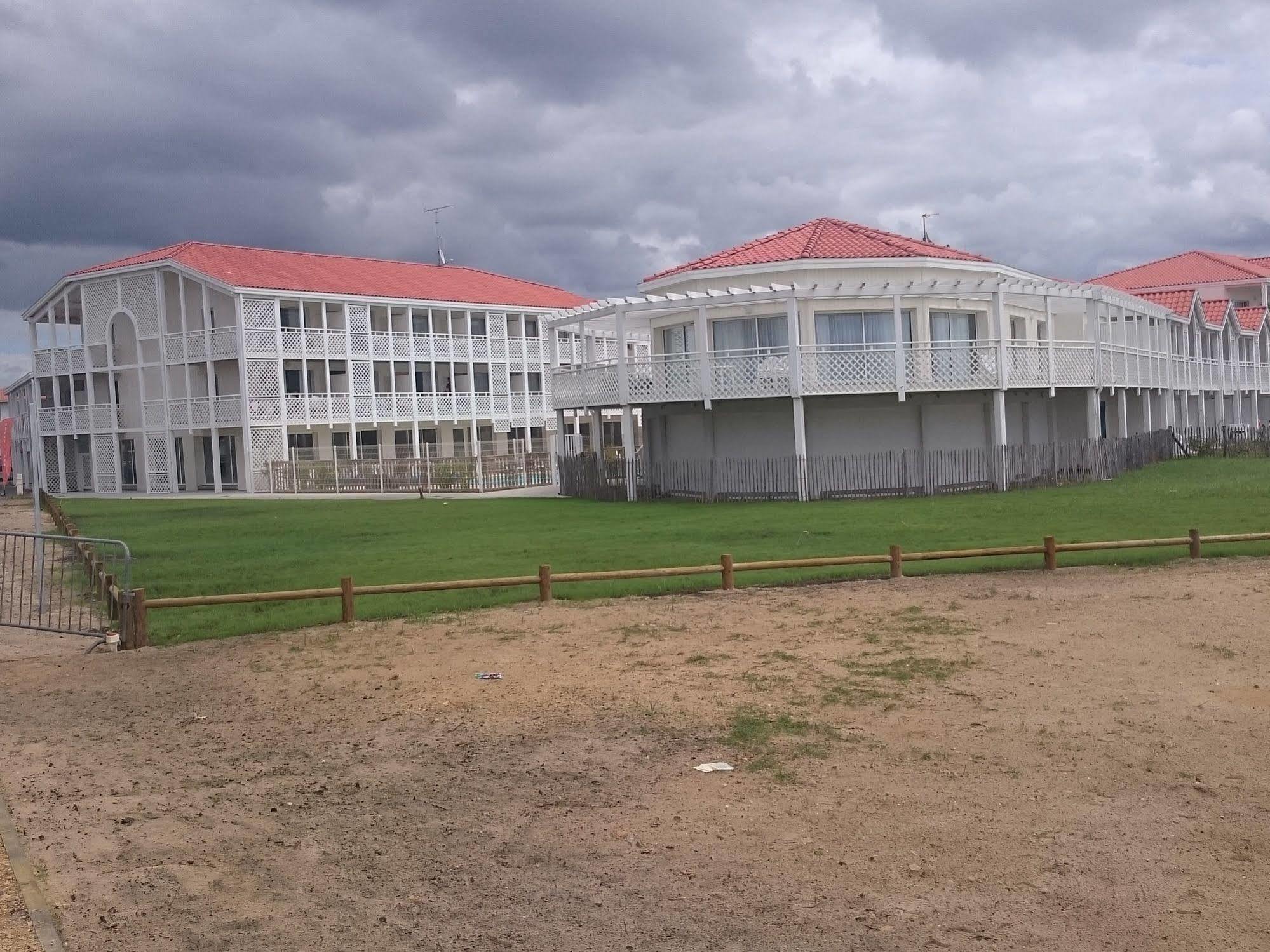 Residence Nemea Les Balcons Des Pecheurs มีมีซ็อง-ปลาจ ภายนอก รูปภาพ